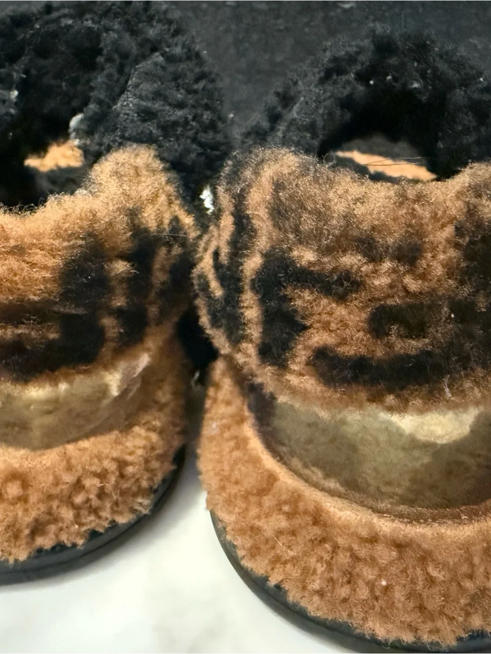 Shearling FF Fendi Feel Sandals